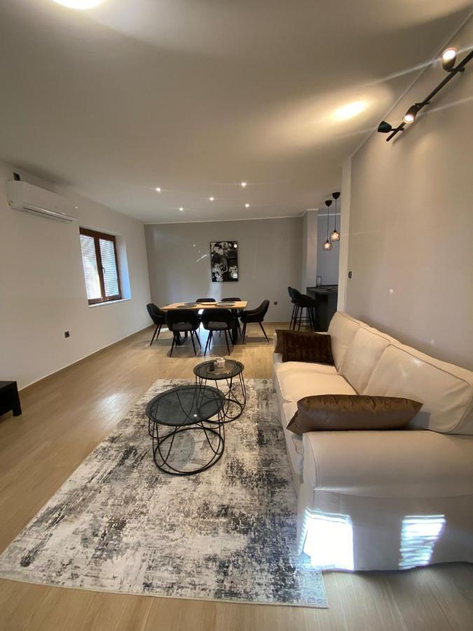 Apartmani Cvita Nevidane Exterior photo